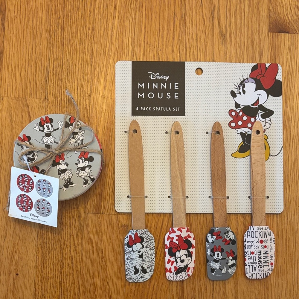 NWT Disney Minnie Mouse Housewares Items Spatula Set & 4 Coasters